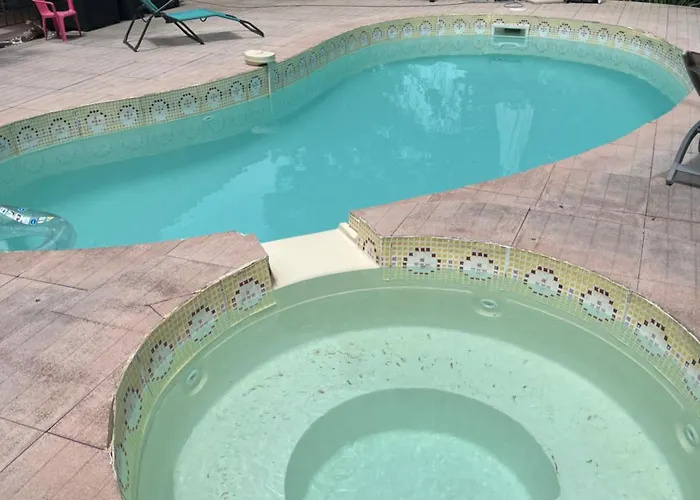 Agreables Au Calme Bed and Breakfast Νιμ